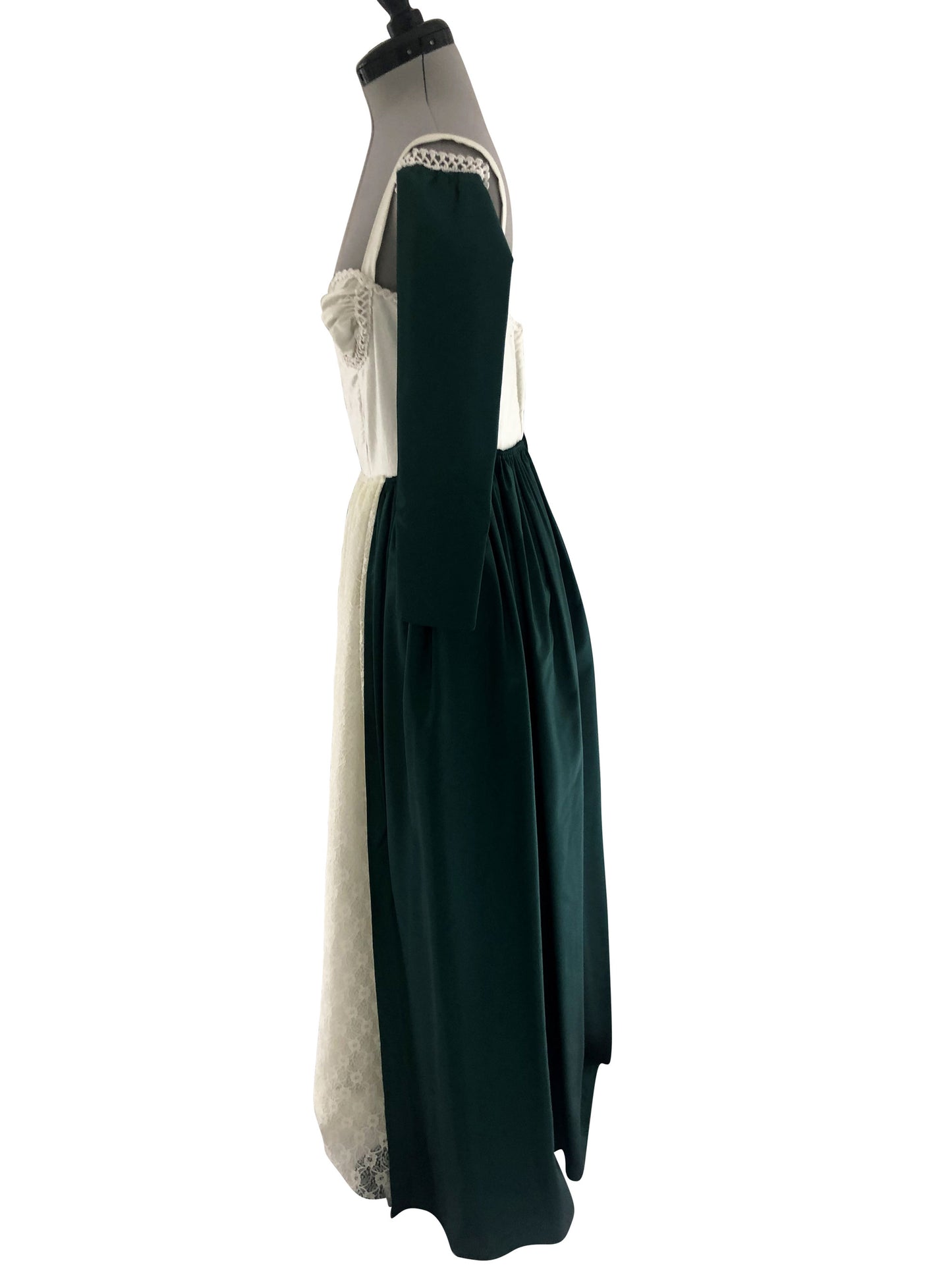 Dirndl Holdrio