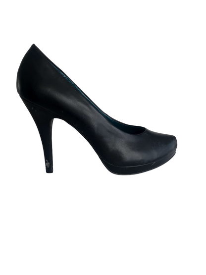 Pumps Black Elevation