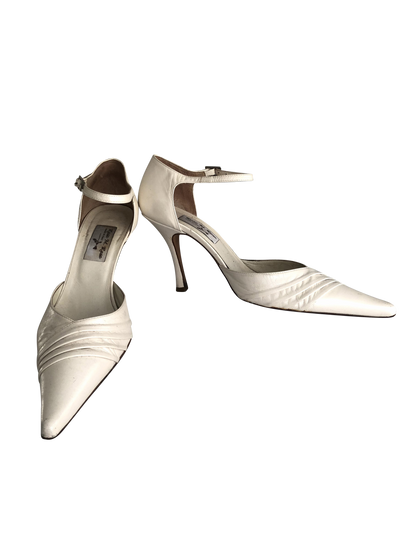 Pumps Cream Point