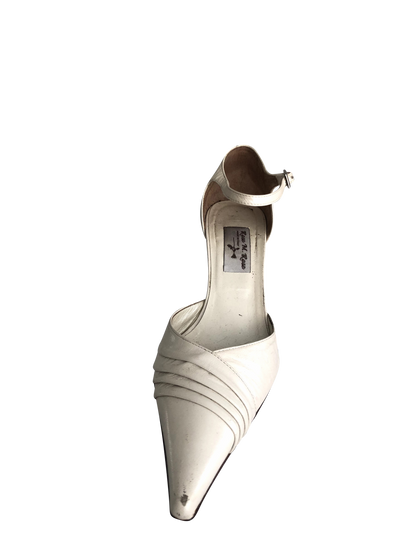 Pumps Cream Point